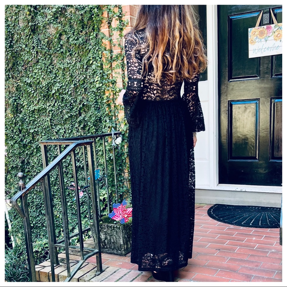 02 ✨LAST ONE✨Paris Black Lace Lined Fabulous Unique V Front Maxi Dress - Picture 3 of 8